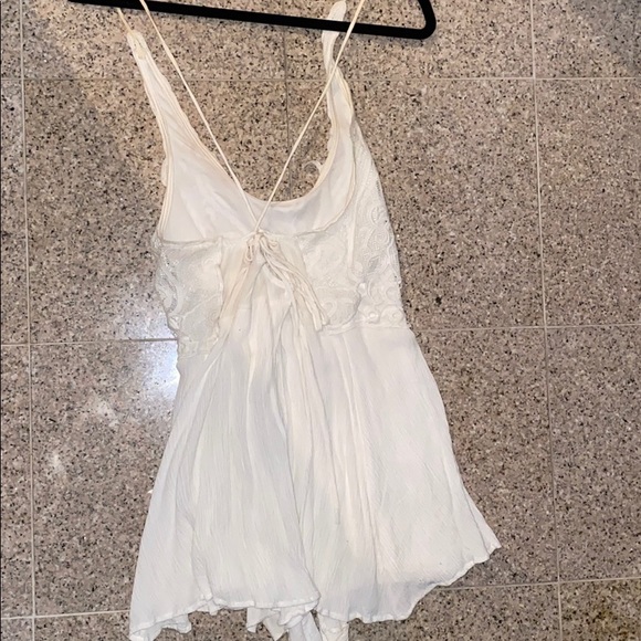 Cute white romper - Picture 2 of 2